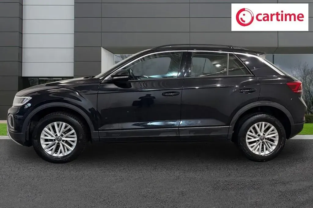 Used VW T-Roc Life 110 HP (80 kW) 2022 Black SUV