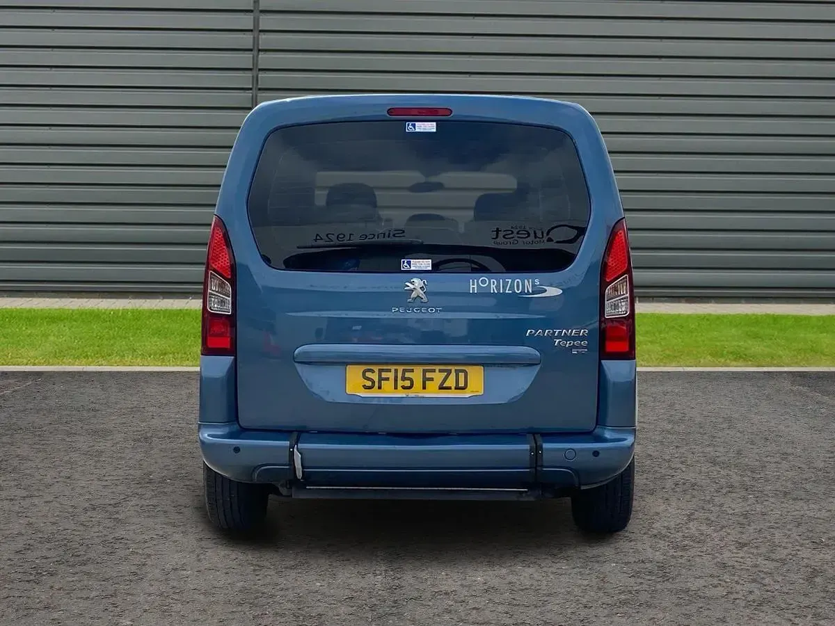 Used Peugeot Partner Tepee S 92 HP (67 kW) 2015 Blue MPV