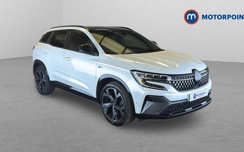 Used Renault Austral Iconic Esprit Alpine 200 HP (147 kW) 2023 White SUV