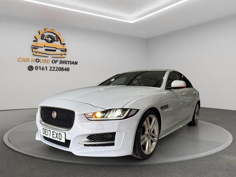 Used Jaguar XE R-Sport 180 HP (132 kW) 2017 White Sedan