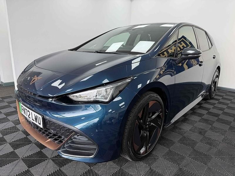 Begagnad Cupra Born e-Boost 169 kW (230 HK) 2022 Blå Halvkombi
