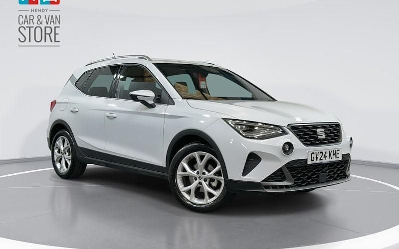 White Used 2024 Seat Arona FR SUV | £16,249 (Fair price) - Image 1/4