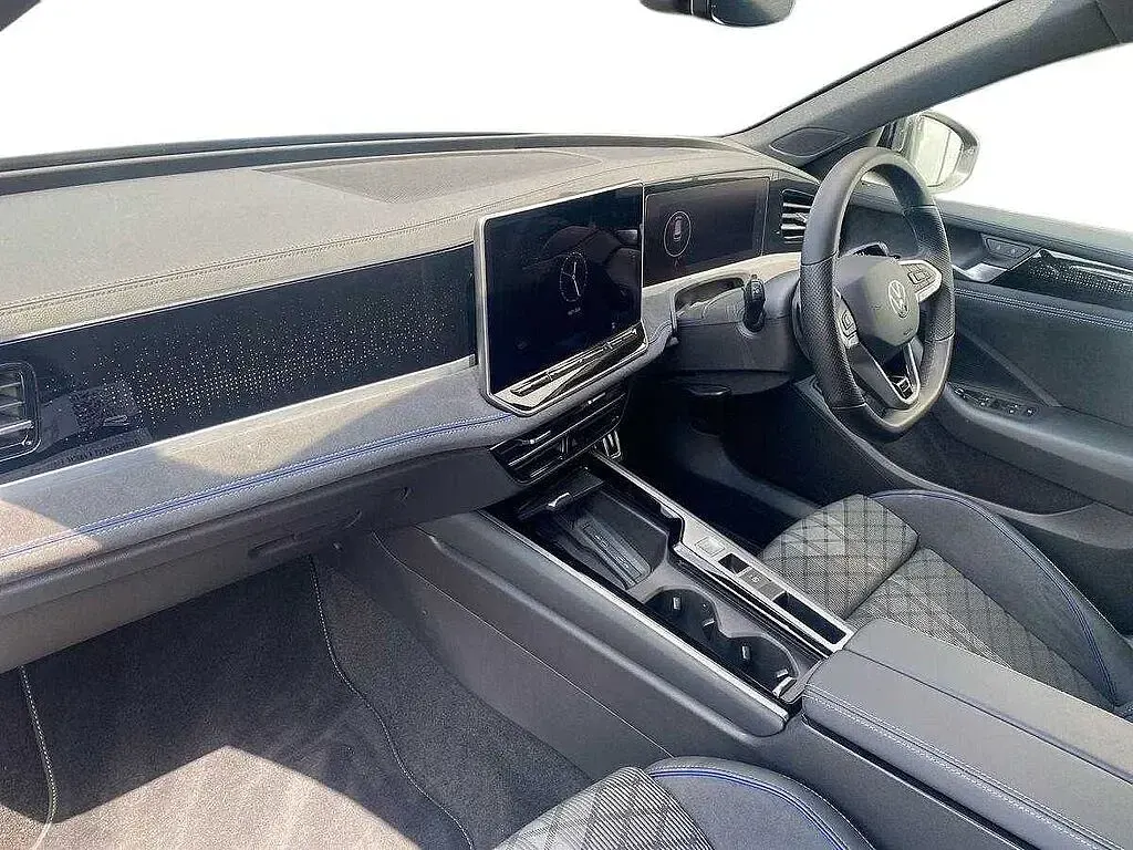 Used VW Passat R-line 272 HP (200 kW) 2025 Grey Estate