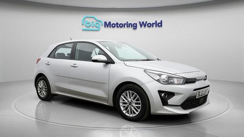 Used Kia Rio 83 HP (61 kW) 2023 Silver Hatchback