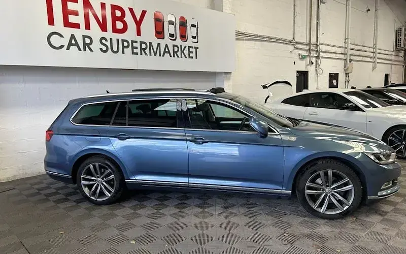Used VW Passat GT 150 HP (110 kW) 2018 Blue Estate