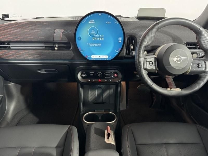 Używany Mini Cooper Hatch 154 KM (113 kW) 2024 Czarny Hatchback