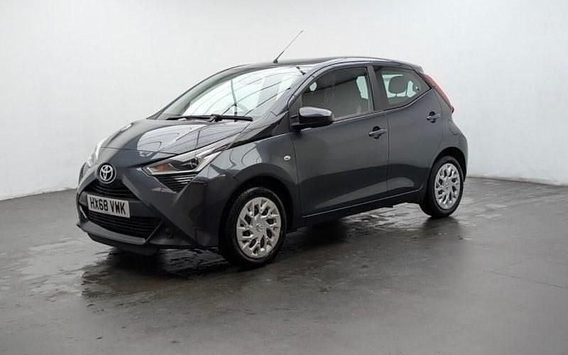 Used Toyota Aygo X-play 72 HP (52 kW) 2020 Hatchback
