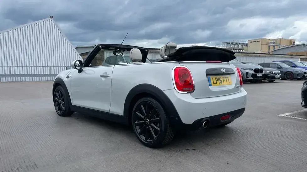 Begagnad Mini Cooper 134 HK (98 kW) 2016 Silver Halvkombi