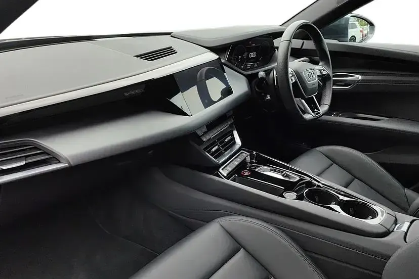 Used Audi e-tron GT quattro Design 389 kW (530 HP) 2022 Daytona grey Sedan