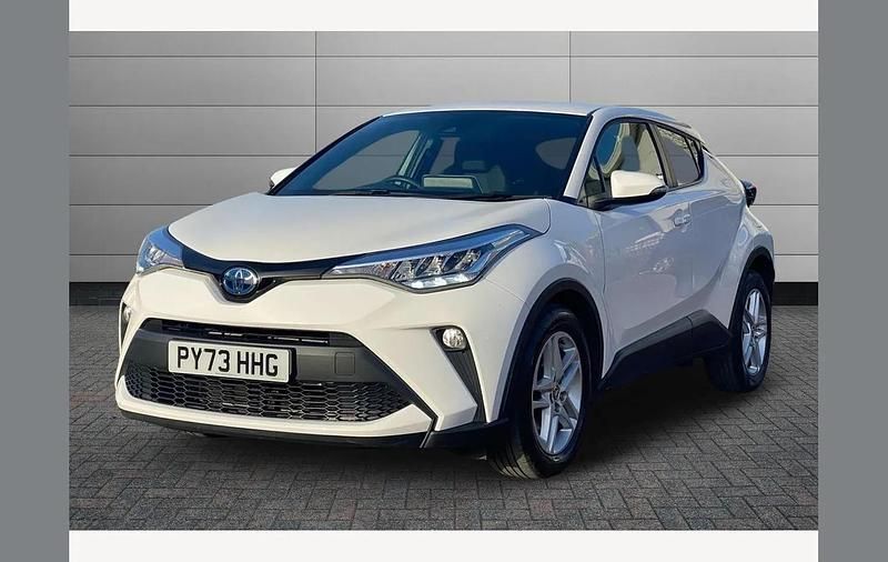 Used Toyota C-HR 122 HP (89 kW) 2023 Pure white SUV