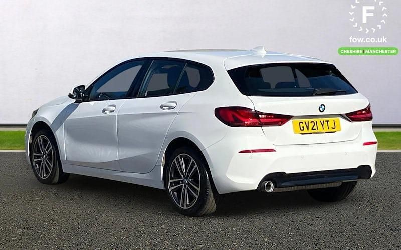 Used BMW 118 Sport Line 136 HP (100 kW) 2021 White Hatchback