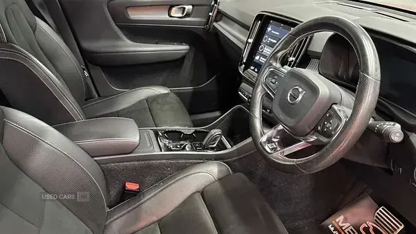 Used Volvo XC40 R-Design 2018 Red SUV