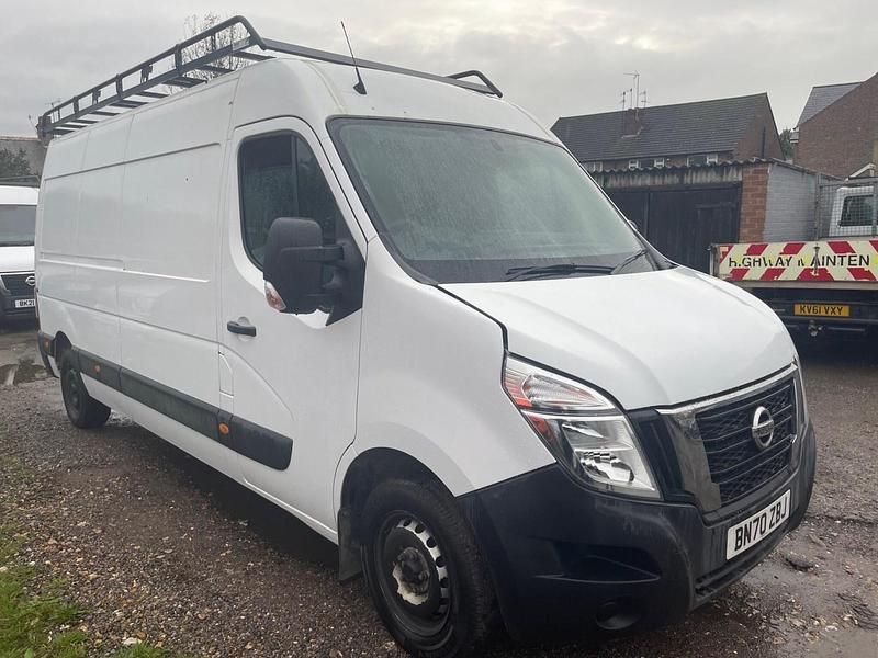 White Used 2021 Nissan NV400 Acenta Van | £10,000 (Fair price) - Image 1/4