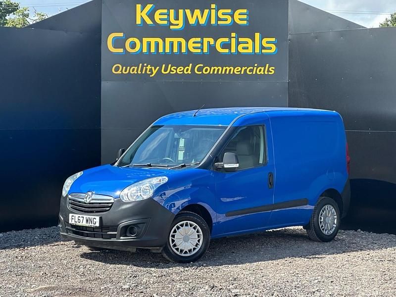 Blue Used 2017 Vauxhall Combo MPV | £5,790 (A bit pricey) - Image 1/2