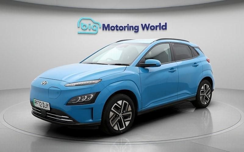 Second-hand Hyundai Kona Premium 100 kW (136 CP) 2022 Albastru SUV