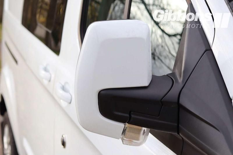 Used Ford Transit Custom Limited 130 HP (95 kW) 2022 White Van