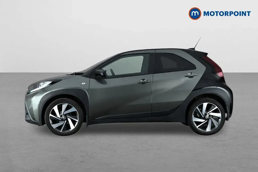 Usado Toyota Aygo X 2022 Verde SUV