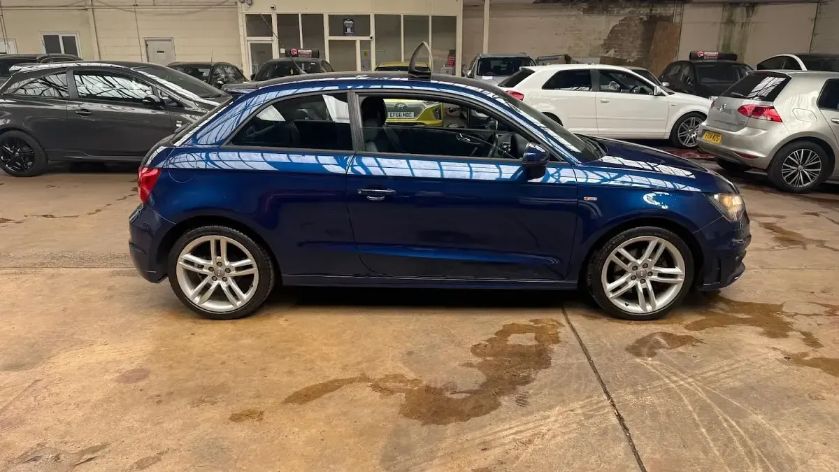 Used Audi A1 S-Line 120 HP (88 kW) 2011 Blue Hatchback
