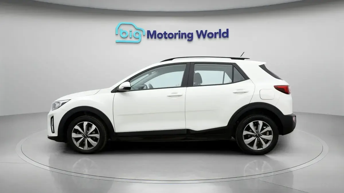 Used Kia Stonic 99 HP (72 kW) 2022 White SUV