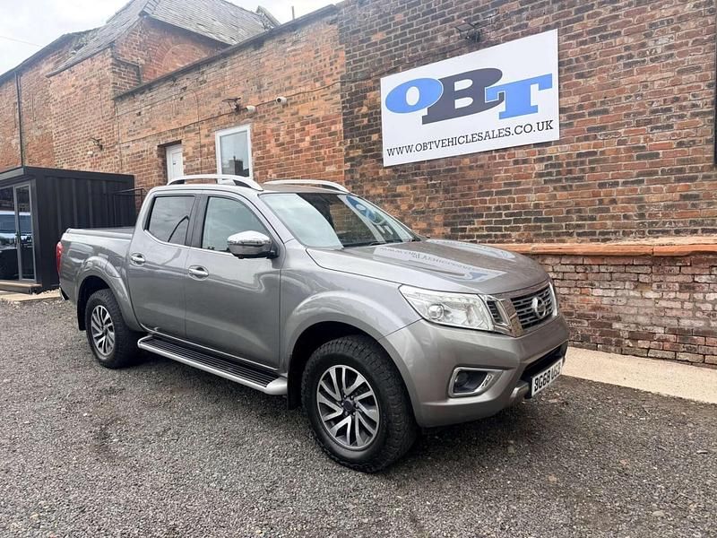 Used Nissan Navara Tekna 190 HP (139 kW) 2018 Grey Pickup