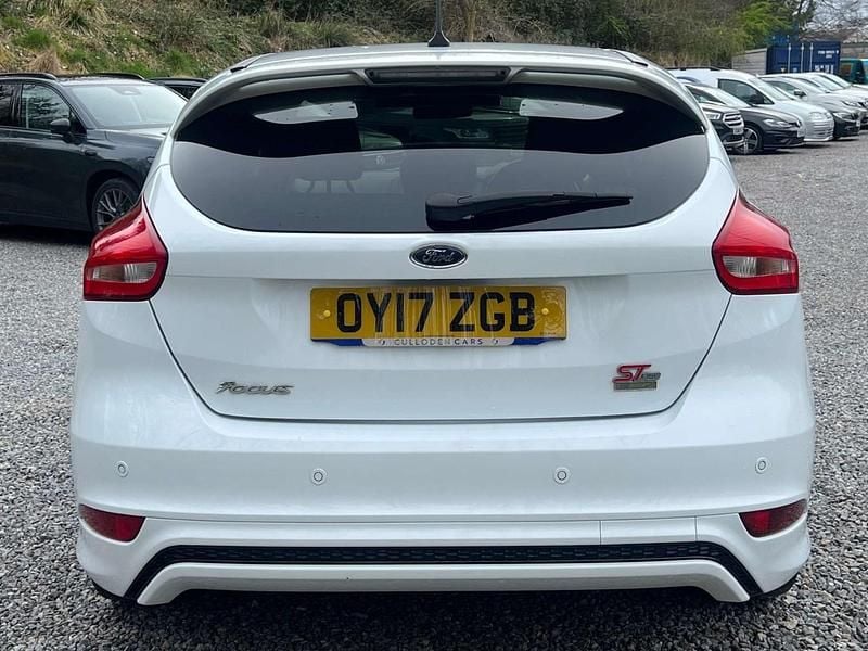 Used Ford Focus ST-Line 140 HP (102 kW) 2018 White Hatchback