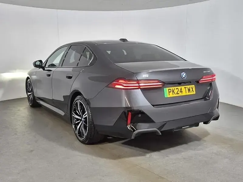 Usado BMW i5 M Sport 250 kW (340 CV) 2024 Gris Berlina