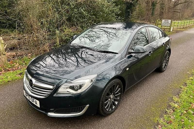 Green Used 2015 Vauxhall Insignia Design Edition Hatchback | £1,895 (Fair price) - Image 1/1