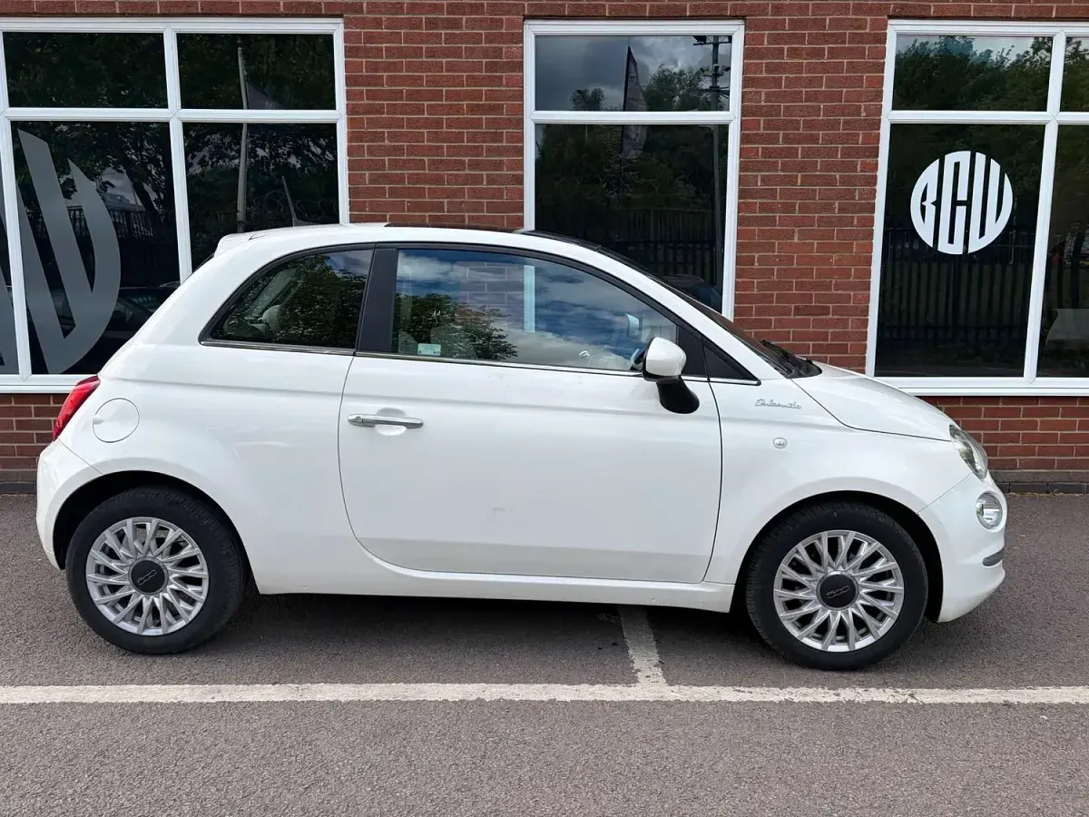 Gebraucht Fiat 500 Dolcevita 70 PS (51 kW) 2021 Weiß Kleinwagen