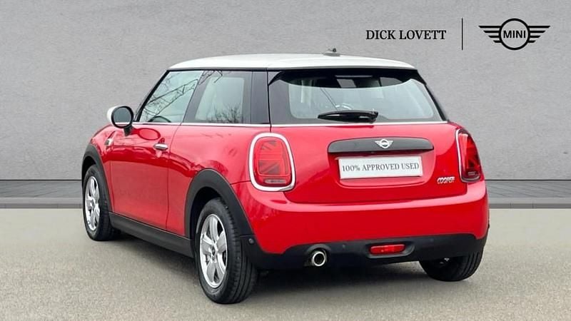 Used Mini Cooper Classic 134 HP (98 kW) 2020 Red Hatchback