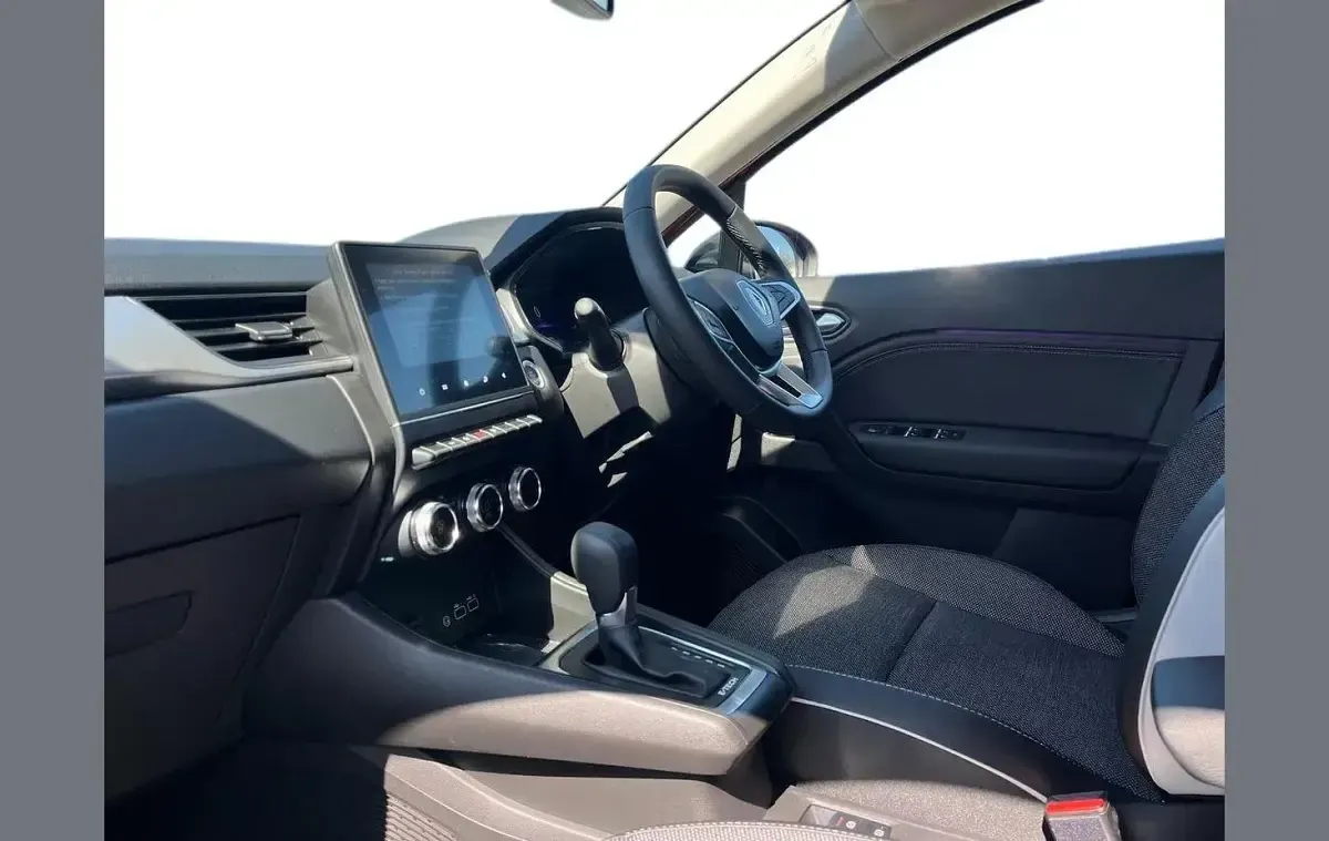 Used Renault Captur Techno 143 HP (105 kW) 2024 Red SUV
