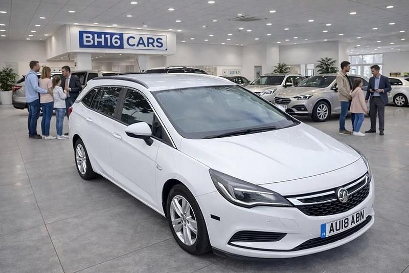 Used Vauxhall Astra Design Edition 2018 White Estate