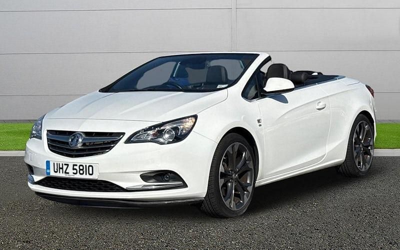 Used Vauxhall Cascada Elite 140 HP (102 kW) 2016 White Cabriolet