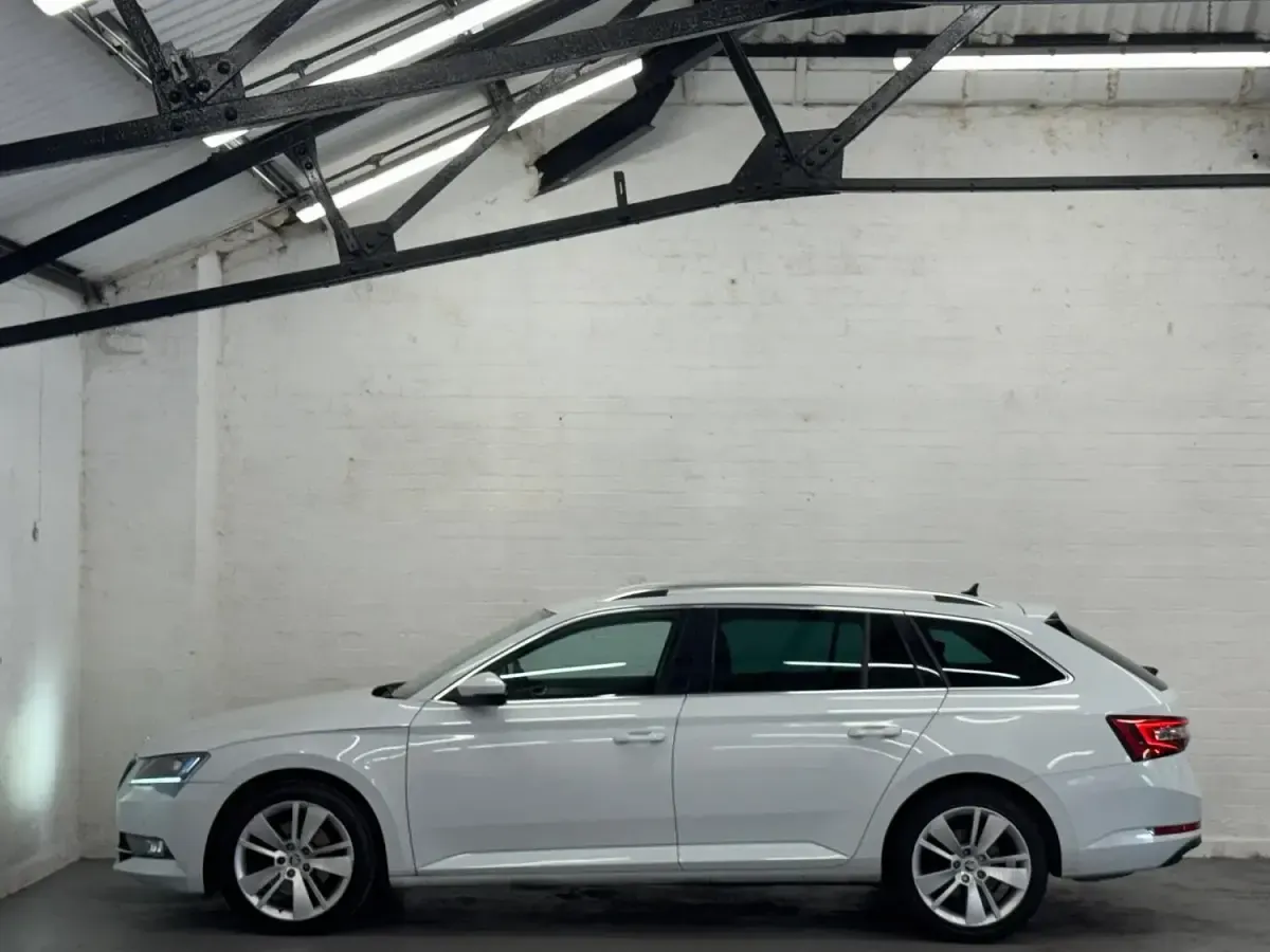 Used Skoda Superb SE L Executive 190 HP (139 kW) 2019 White Estate