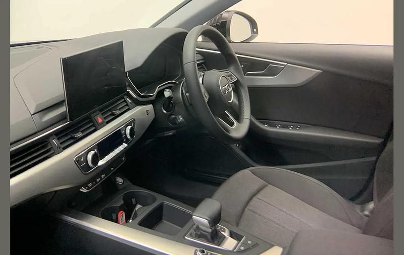 Used Audi A4 Comfort 147 HP (108 kW) 2023 Black Estate