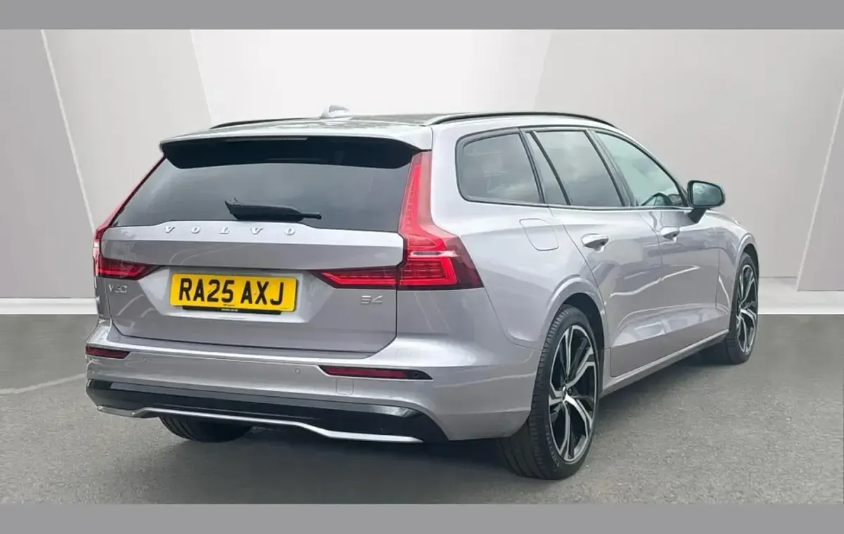 Used Volvo V60 Plus 197 HP (144 kW) 2025 Aurora silver Estate