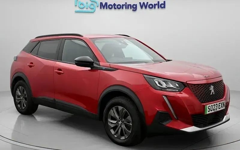 Used Peugeot e-2008 Active+ 100 kW (136 HP) 2023 SUV