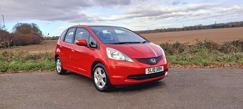 Used Honda Jazz ES 2010 Red Hatchback