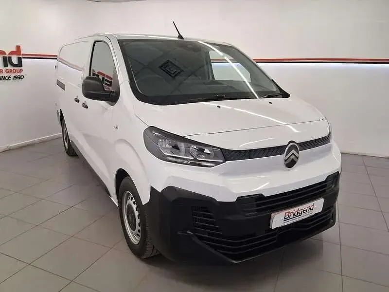 Używany Citroën Dispatch 120 KM (88 kW) 2025 Biały Minivan