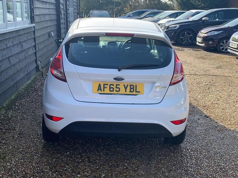Used Ford Fiesta Zetec 2015 White Hatchback