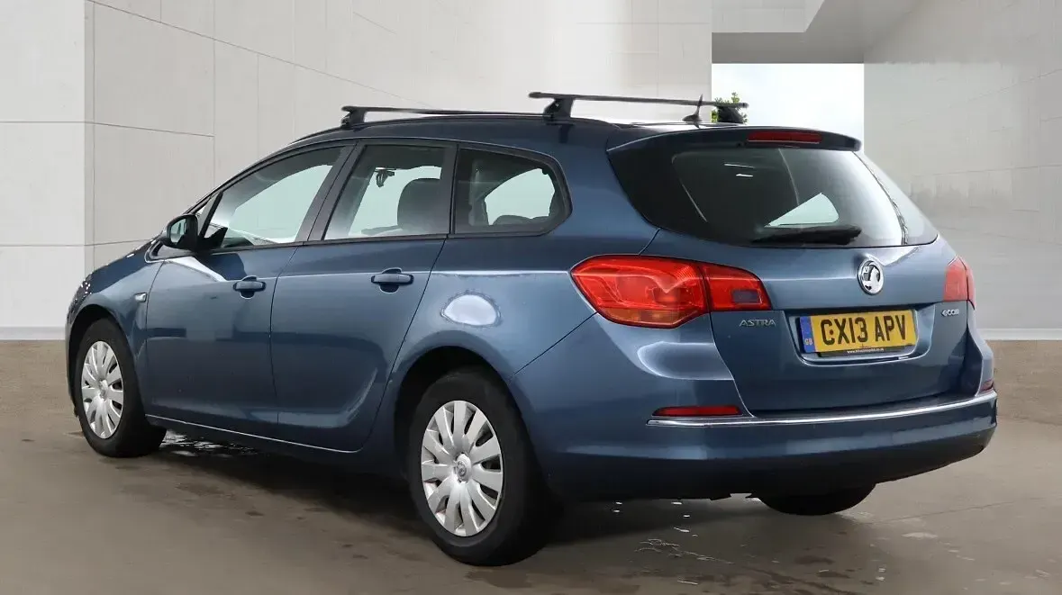 Used Vauxhall Astra S 130 HP (95 kW) 2013 Blue Estate