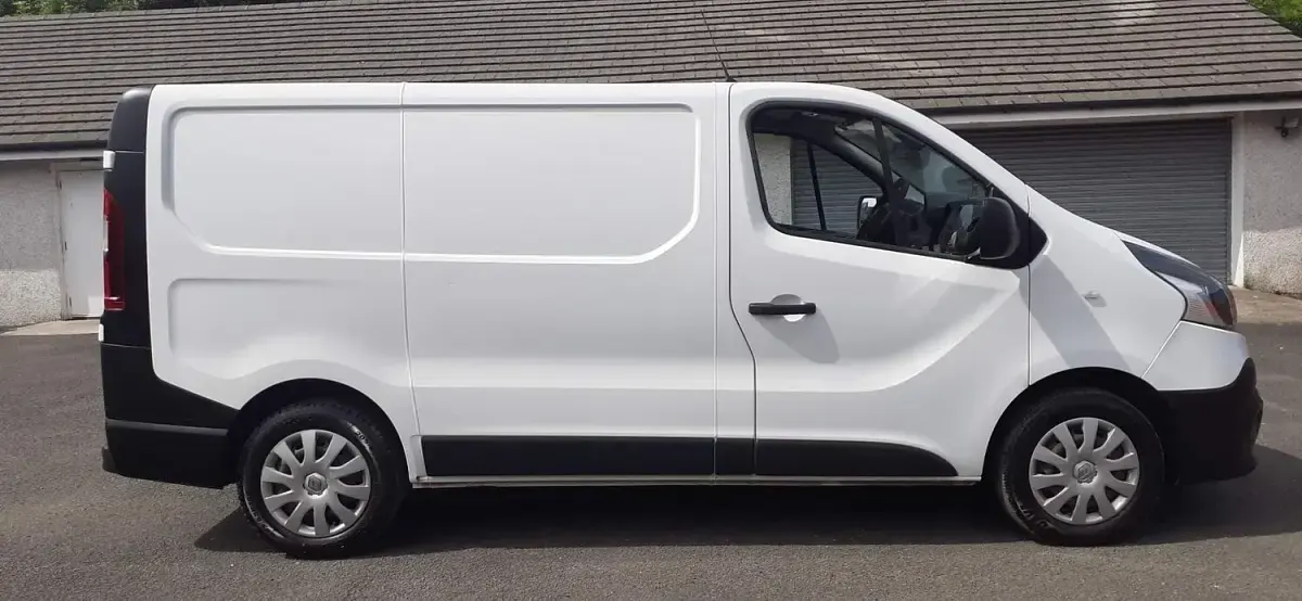 Used Renault Trafic Business 2016 White MPV
