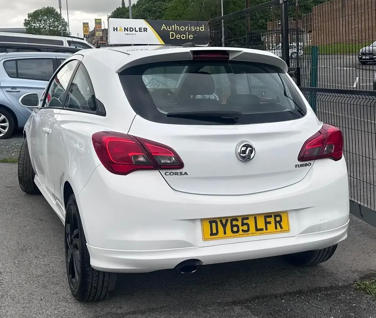 Used Vauxhall Corsa SRi 2016 White Hatchback