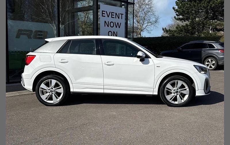 Used Audi Q2 S-Line 147 HP (108 kW) 2023 White SUV