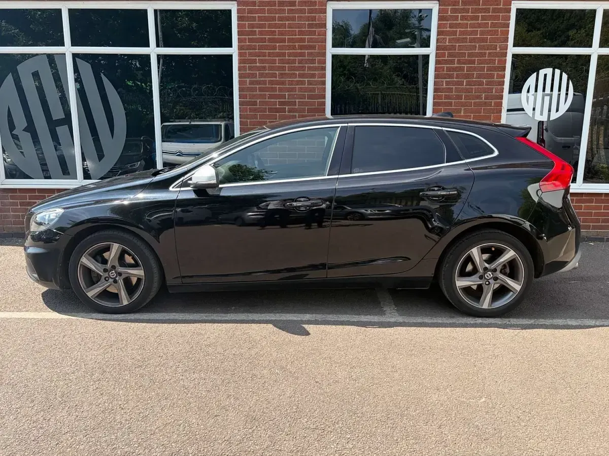 Used Volvo V40 R-Design 2016 Black Hatchback