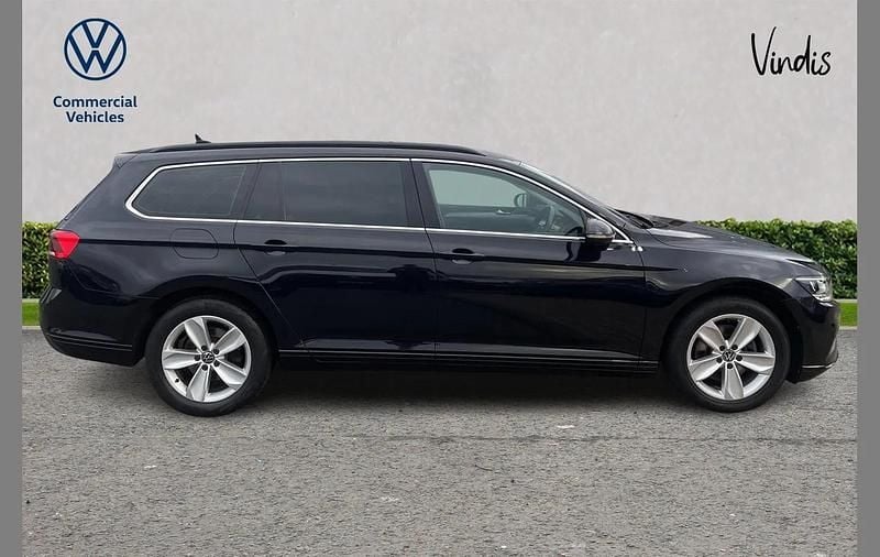 Used VW Passat SE 147 HP (108 kW) 2022 Black Estate