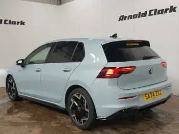 Usado VW Golf VIII R-line 150 HP (110 kW) 2024 Azul Citadino