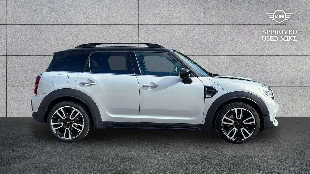 Used Mini Cooper Countryman Sport 134 HP (98 kW) 2021 Silver SUV