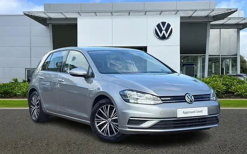 Used VW Golf VII SE 131 HP (96 kW) 2018 Hatchback