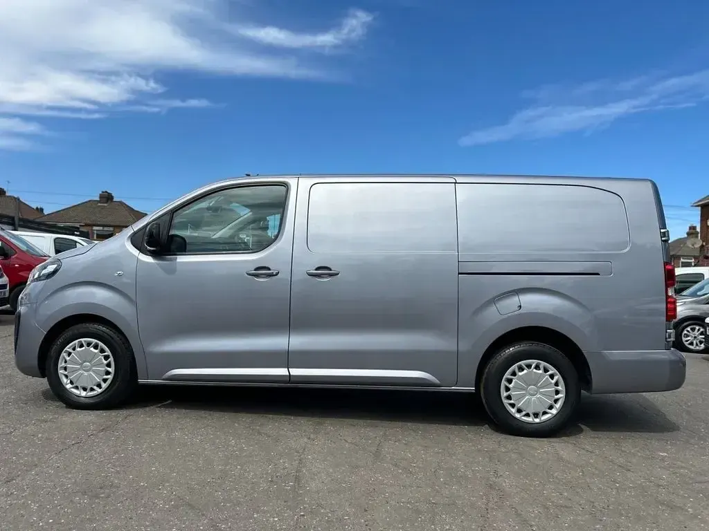 Used Vauxhall Vivaro Sportive 150 HP (110 kW) 2022 Grey MPV