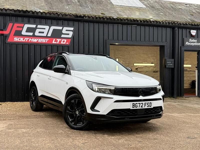 White Used 2022 Vauxhall Grandland X GS Line SUV | £15,990 (Fair price) - Image 1/4